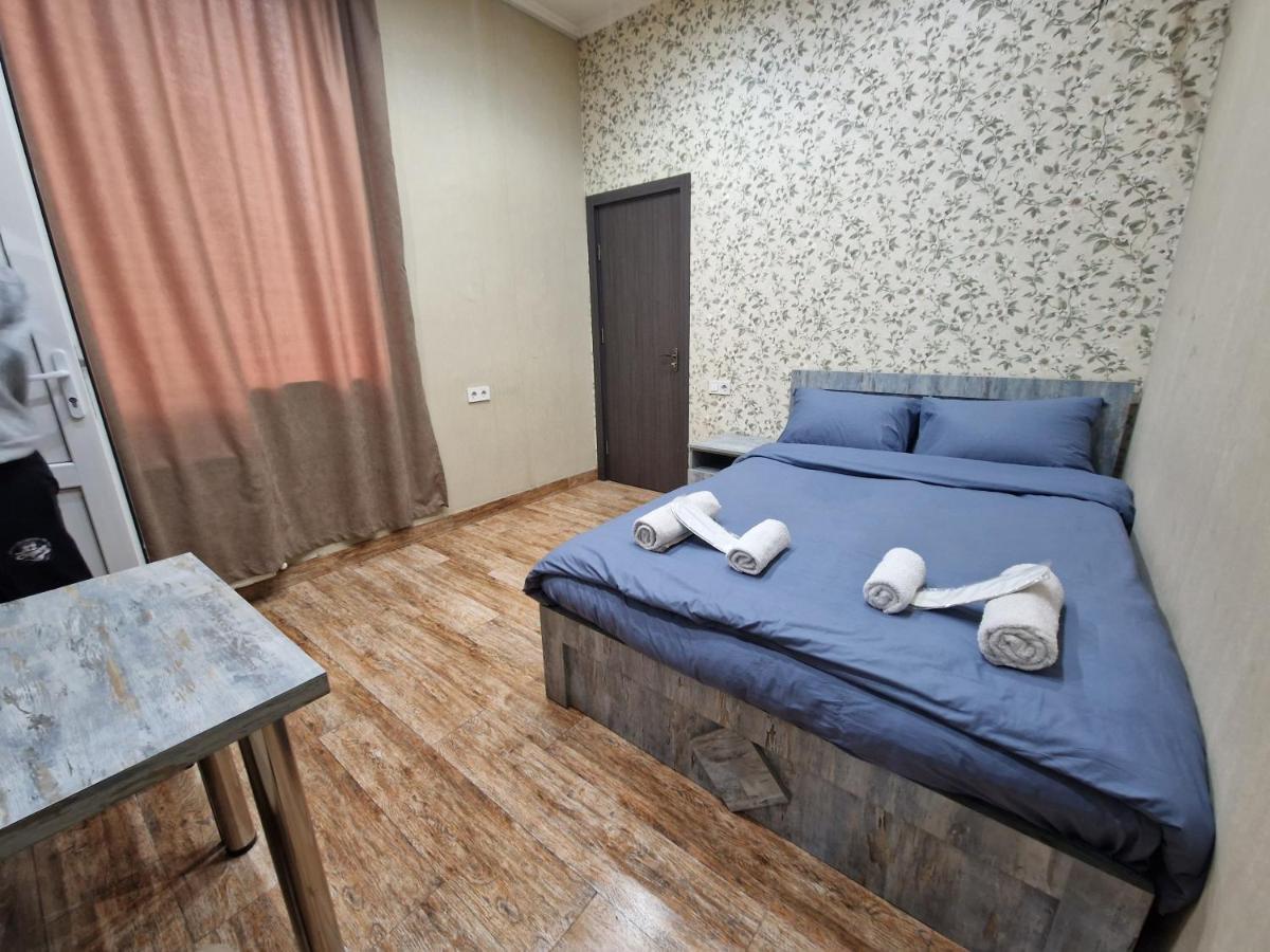 Hotel ,,Mega" Tbilisi Eksteriør billede
