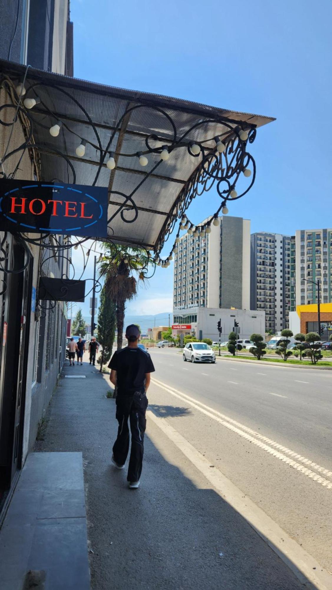 Hotel ,,Mega" Tbilisi Eksteriør billede