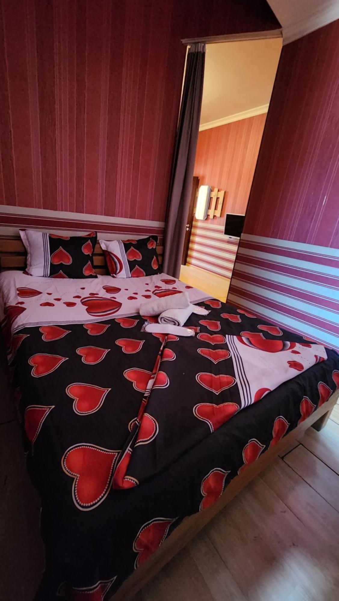 Hotel ,,Mega" Tbilisi Eksteriør billede
