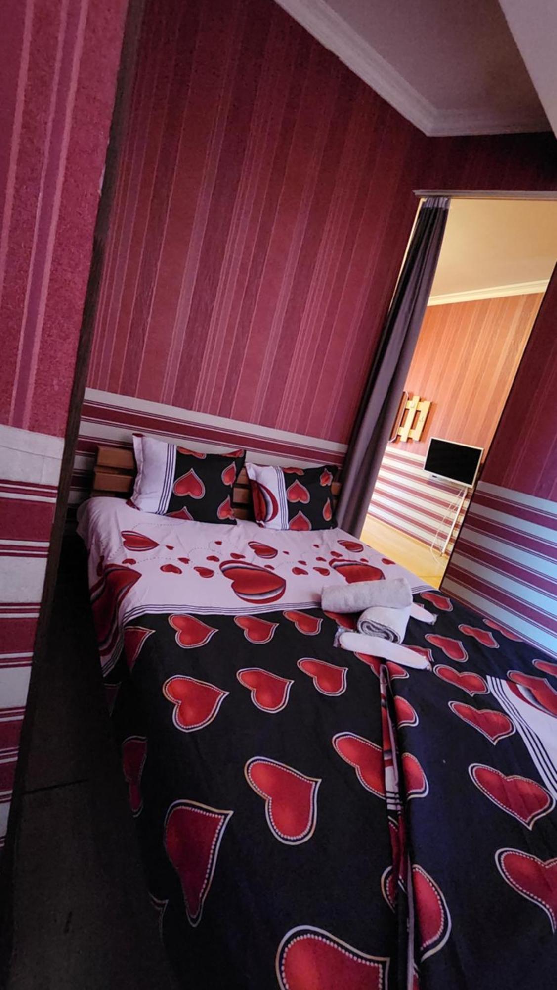 Hotel ,,Mega" Tbilisi Eksteriør billede