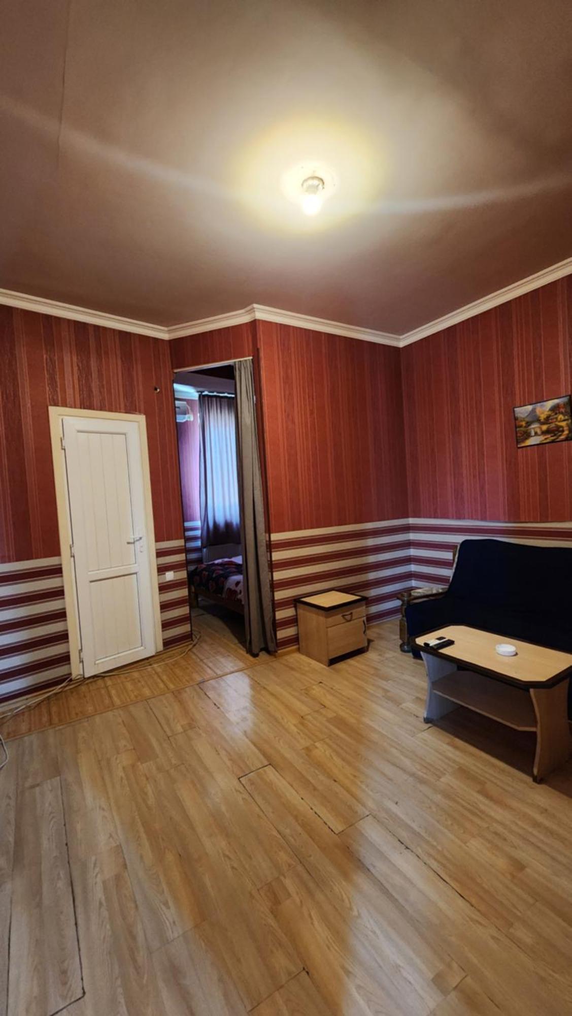 Hotel ,,Mega" Tbilisi Eksteriør billede