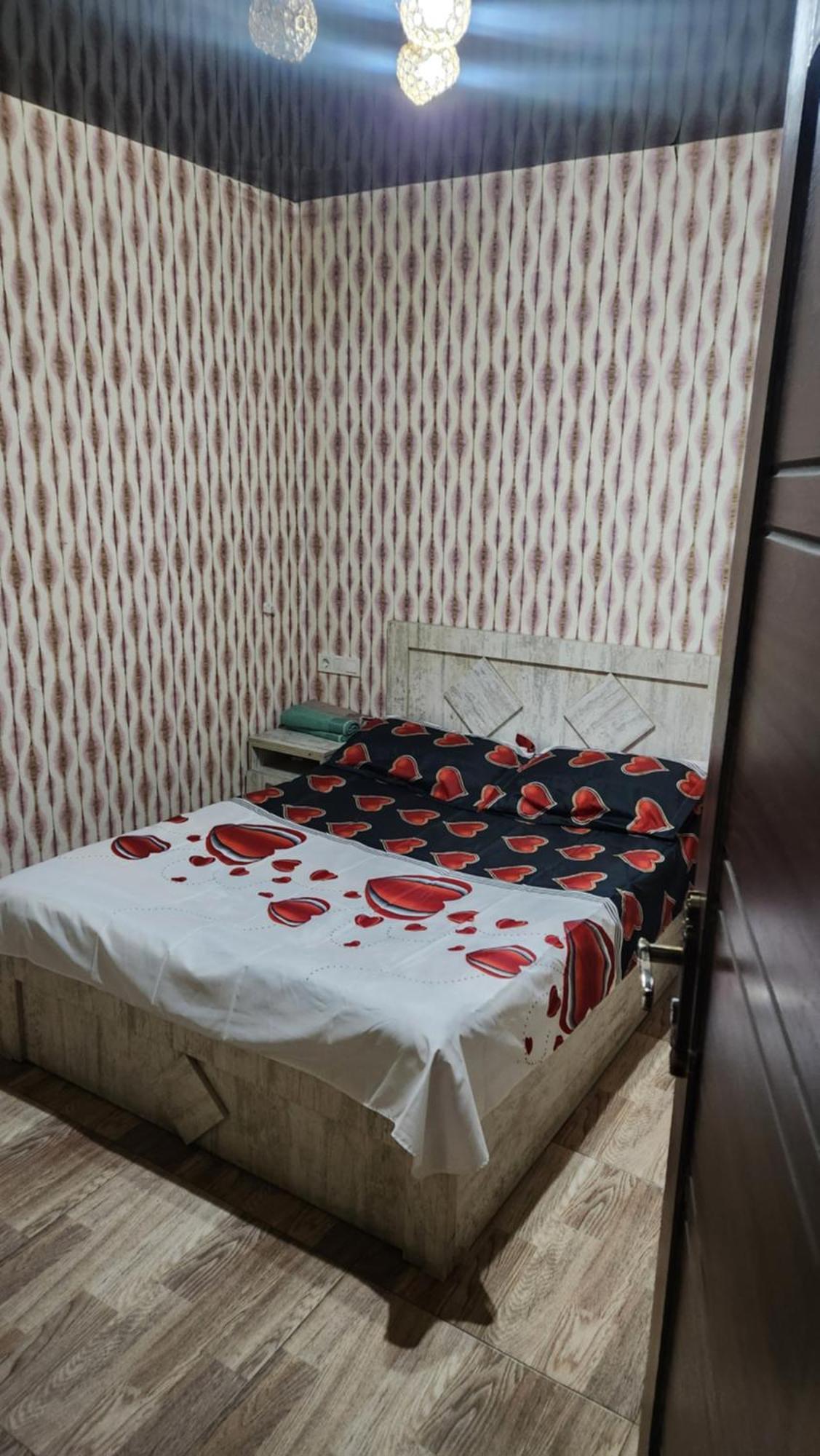 Hotel ,,Mega" Tbilisi Eksteriør billede