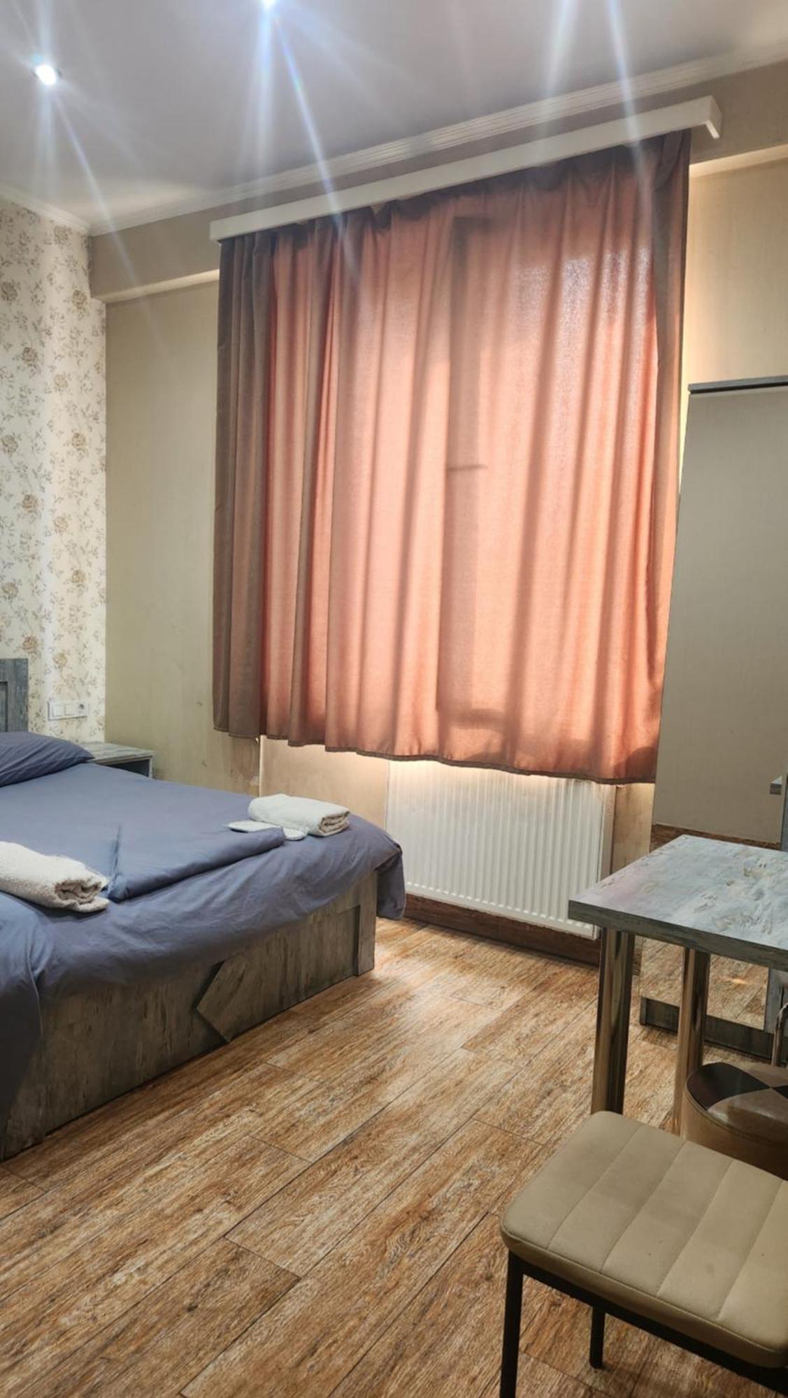Hotel ,,Mega" Tbilisi Eksteriør billede