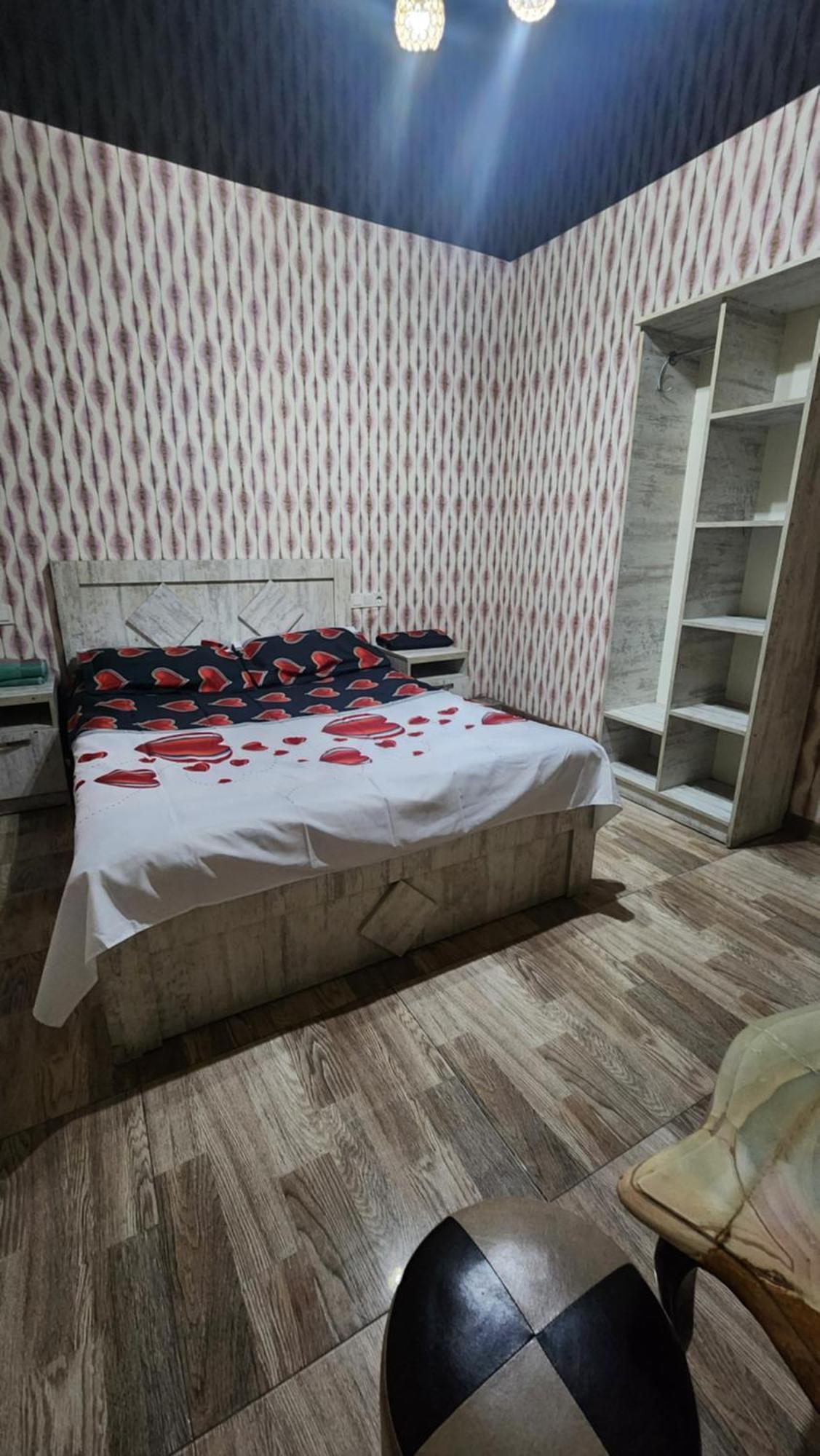 Hotel ,,Mega" Tbilisi Eksteriør billede