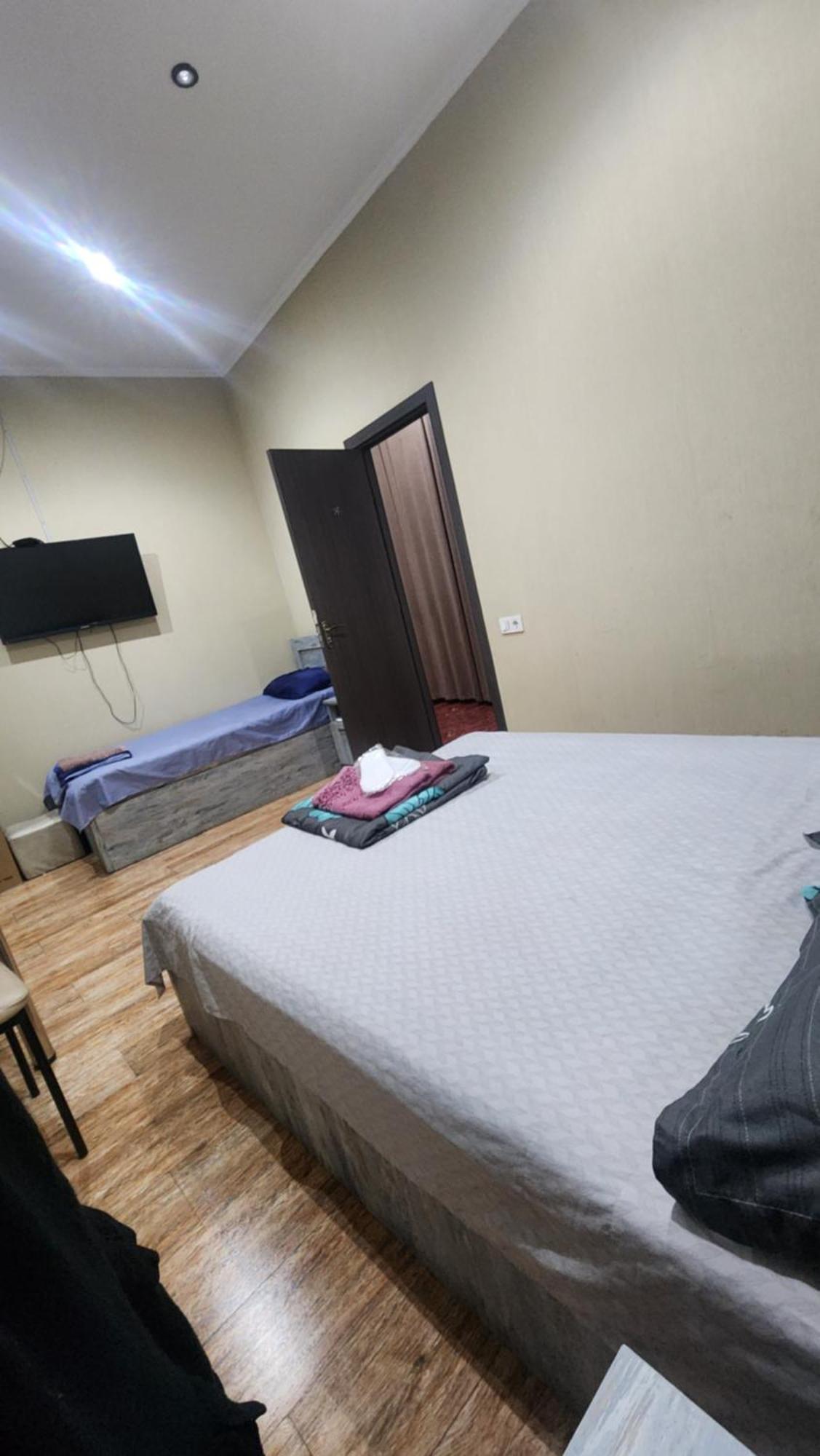 Hotel ,,Mega" Tbilisi Eksteriør billede
