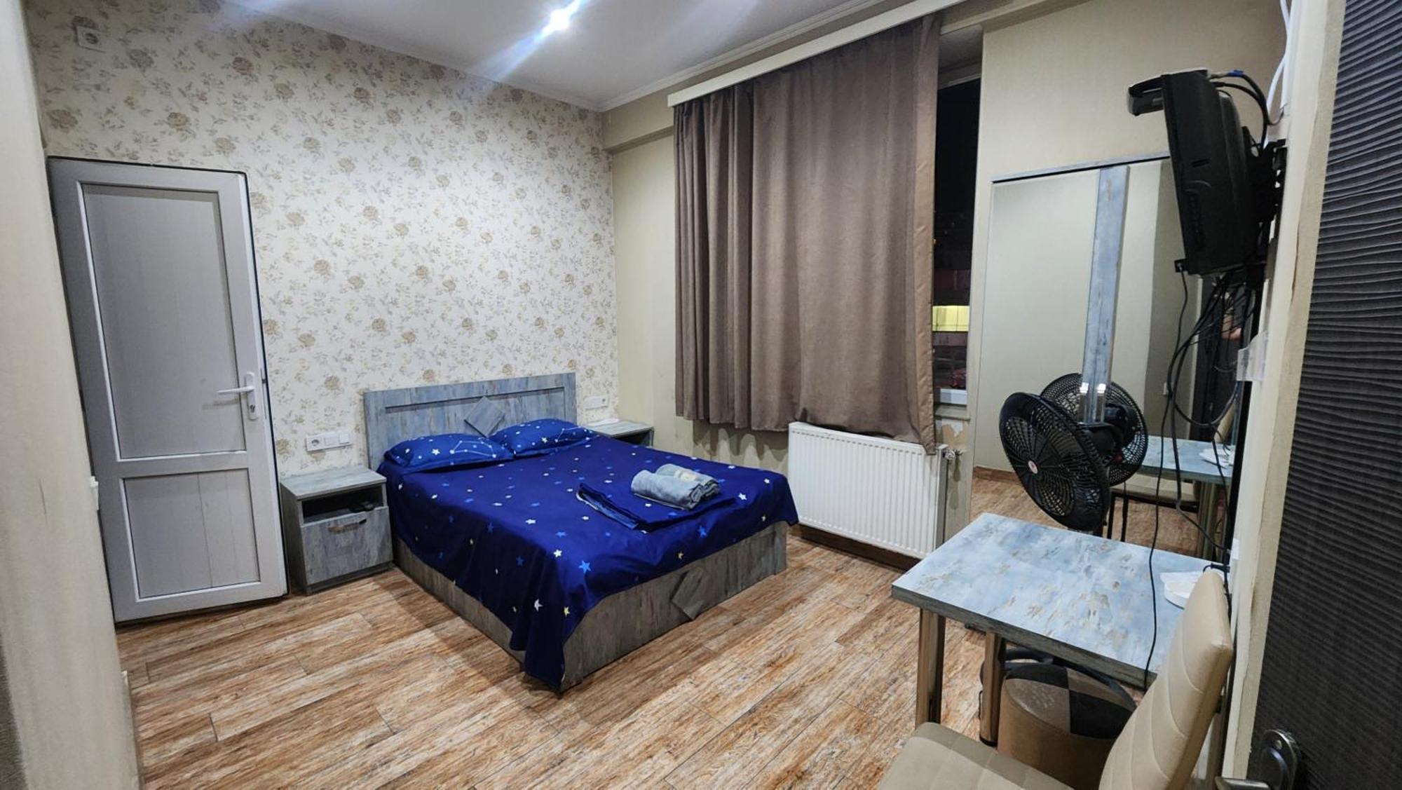 Hotel ,,Mega" Tbilisi Eksteriør billede